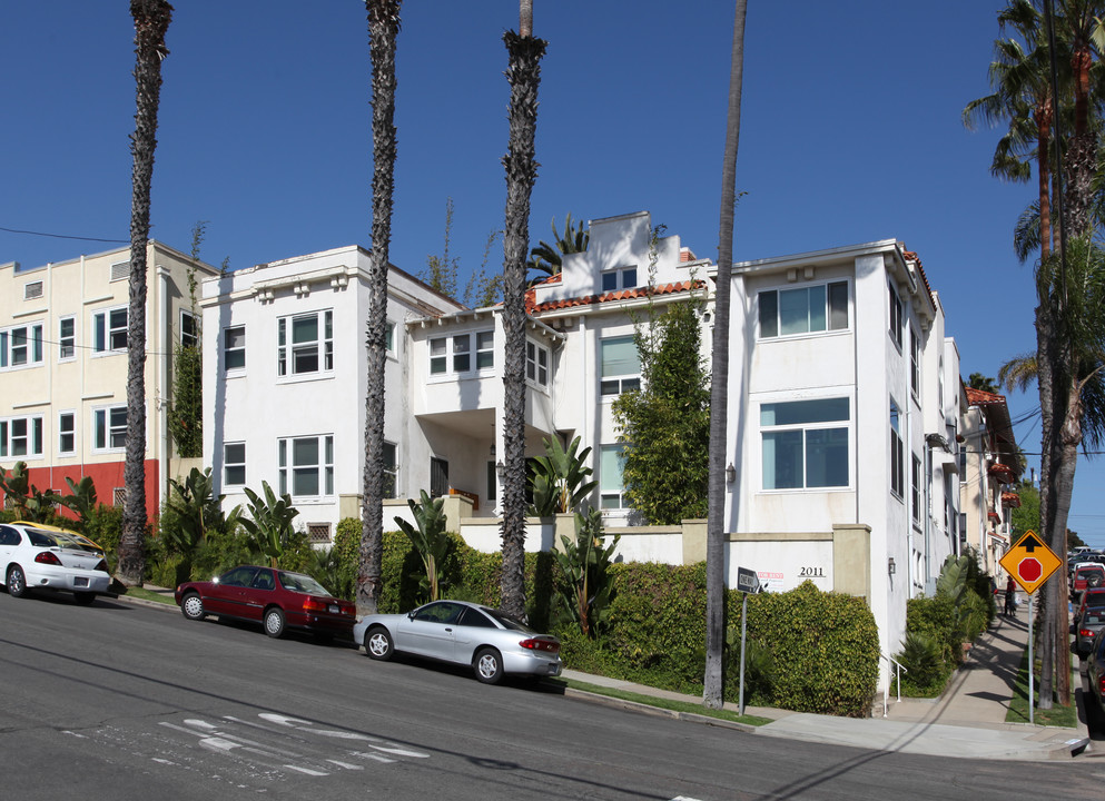 2011 Front St in San Diego, CA - Foto de edificio