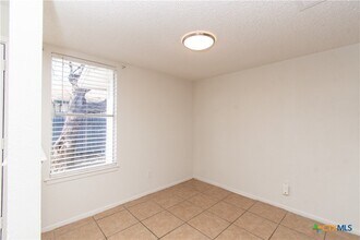 4405 Teri Rd in Austin, TX - Building Photo - Building Photo