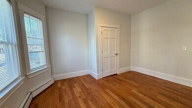 88 Hampshire St in Cambridge, MA - Building Photo - Building Photo