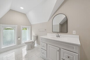 68 E Philadelphia St in Detroit, MI - Building Photo