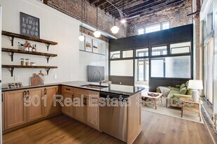 124 Monroe Ave in Memphis, TN - Building Photo