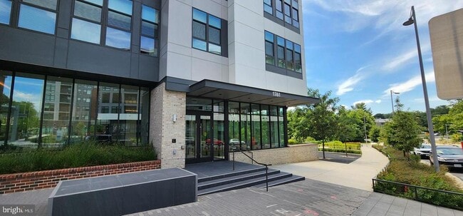 property at 1761 Old Meadow Rd