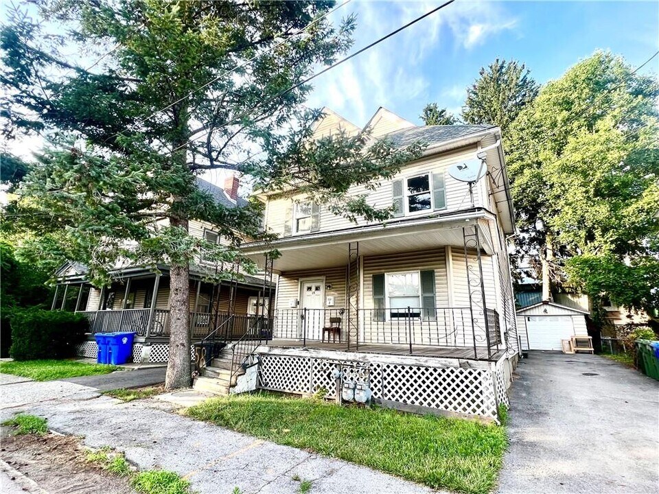 15 Eldred St in Middletown, NY - Foto de edificio