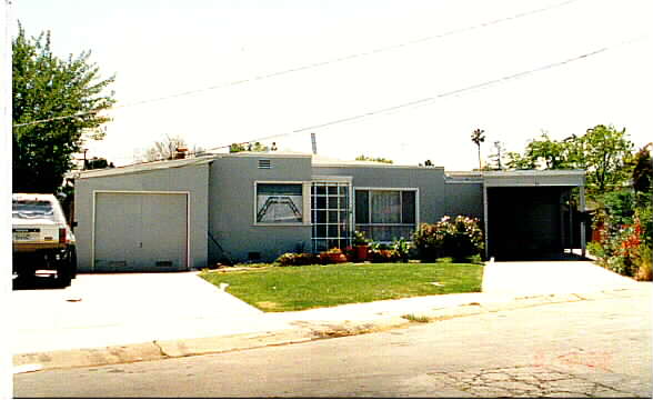 7 Friendly Ct in Redwood City, CA - Building Photo - Building Photo