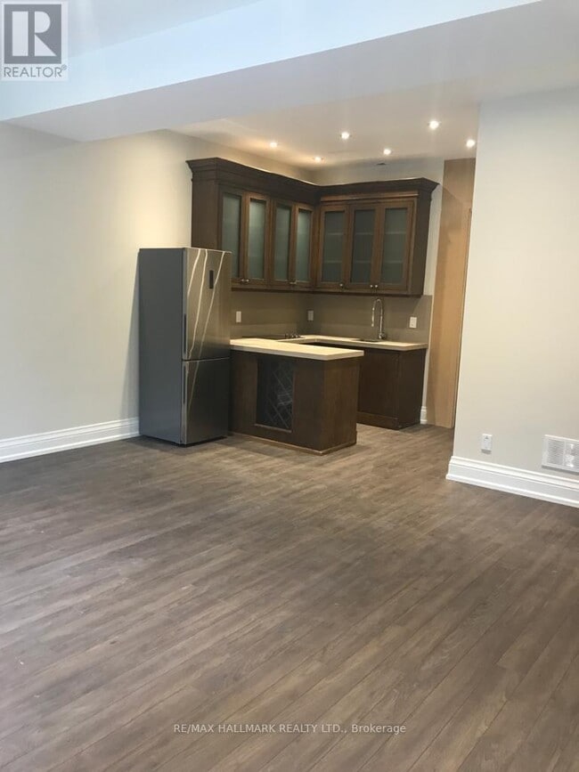319 Churchill Ave in Toronto, ON - Building Photo - Building Photo