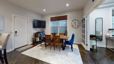 2050 N Western Ave in Chicago, IL - Building Photo - Building Photo