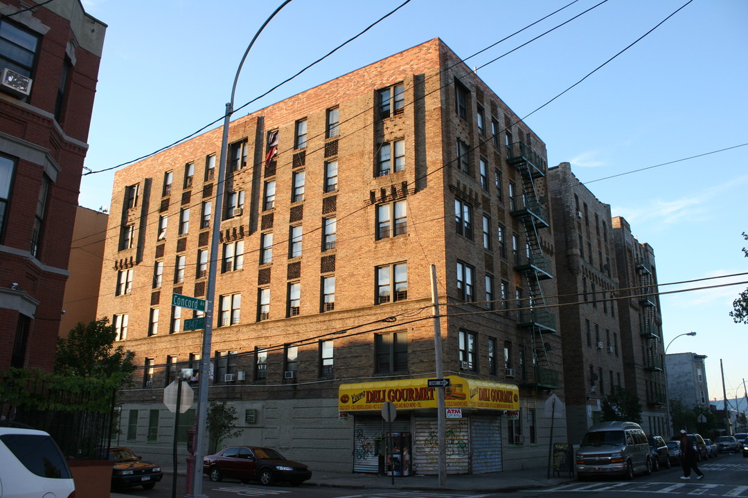 466 Concord Ave in Bronx, NY - Building Photo