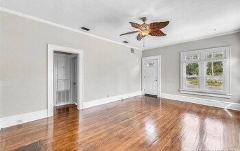 300 Mary Ave in New Smyrna Beach, FL - Building Photo - Building Photo