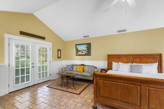 205 SE 7th St-Unit -ID1359136P in Gainesville, FL - Building Photo - Building Photo