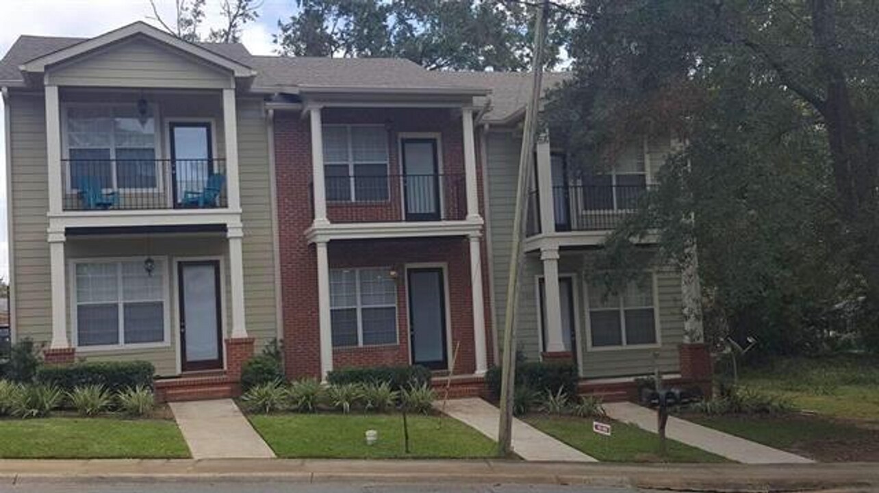 1209 N Duval St in Tallahassee, FL - Building Photo