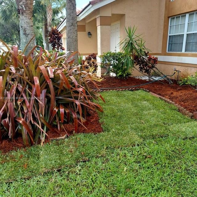 106 Gables Blvd in Weston, FL - Building Photo