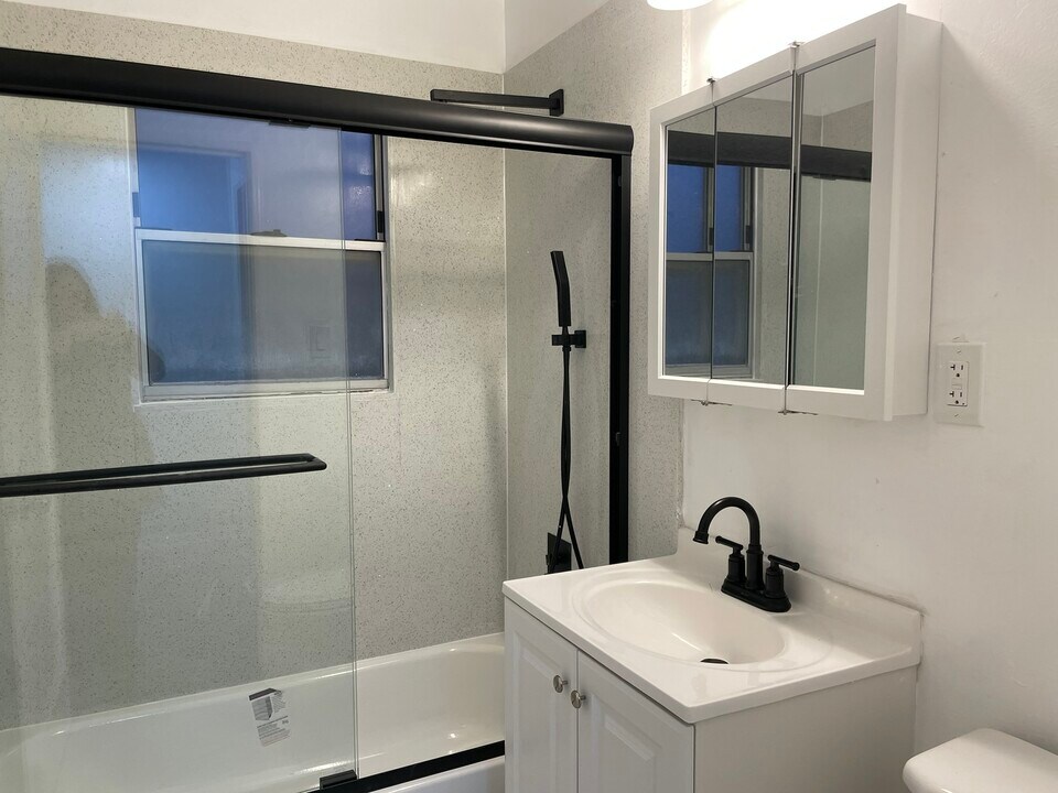 2513 Michelle Dr in Sacramento, CA - Building Photo