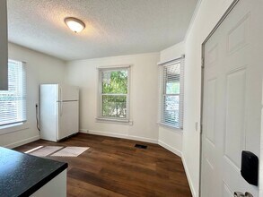 1040 Fairmount St SE in Grand Rapids, MI - Building Photo - Building Photo