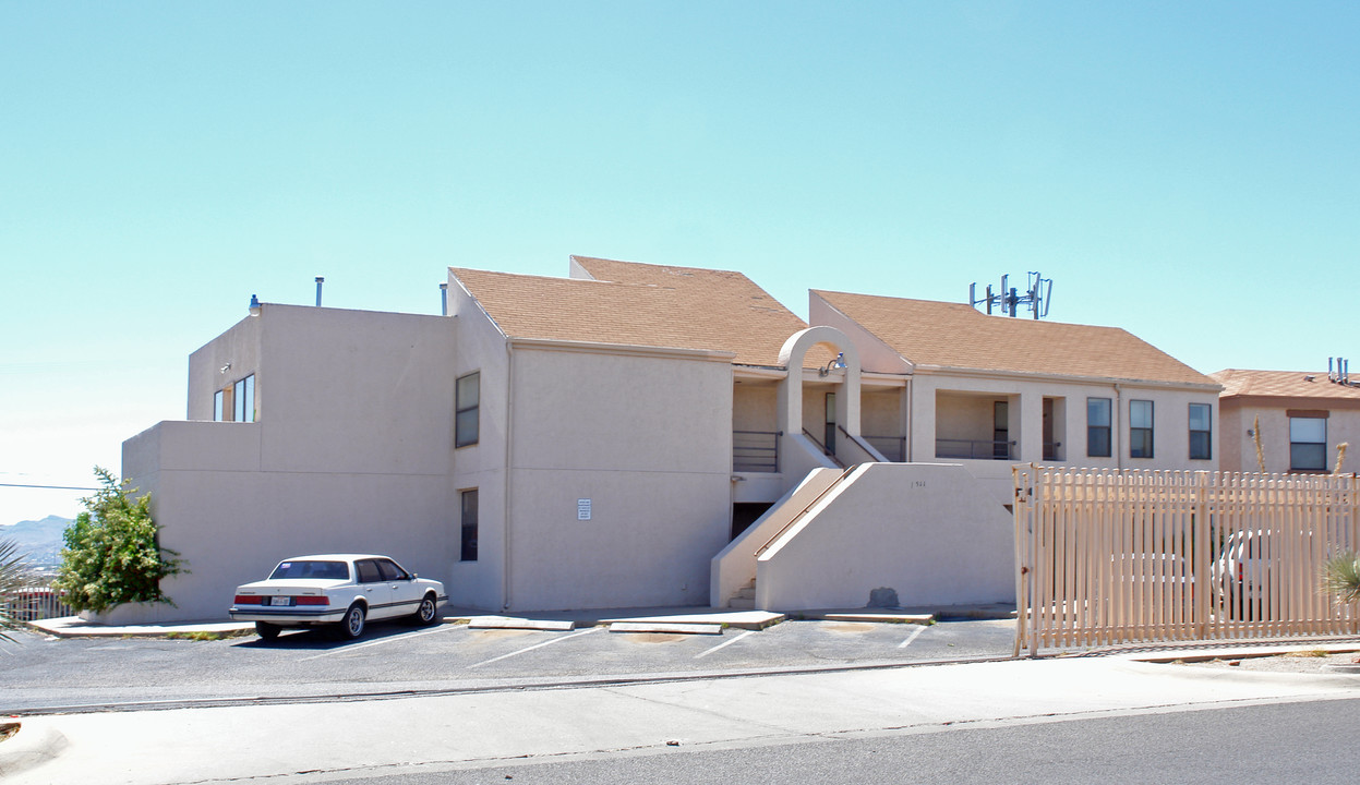 St. John's in El Paso, TX - Building Photo