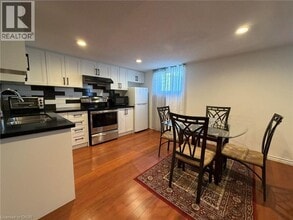 84 Juniper Dr in Hamilton, ON - Building Photo - Building Photo