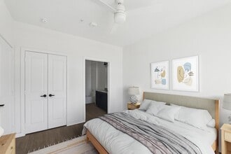 Hillside on Parmer Lane in Austin, TX - Foto de edificio - Building Photo