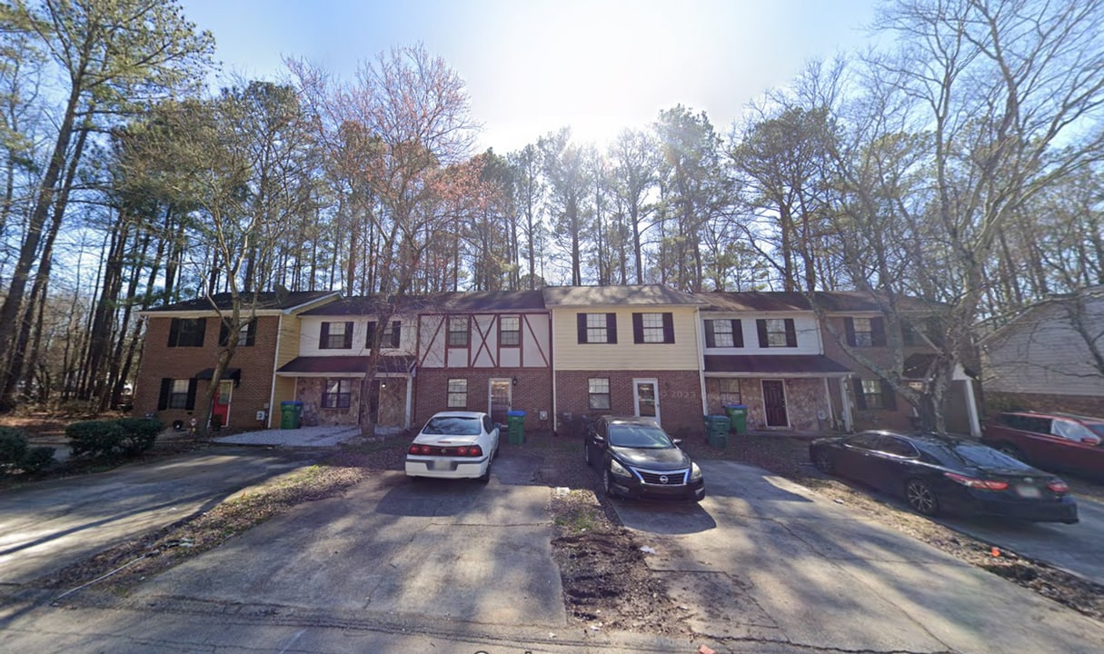 2255 Salt Springs Pl in Austell, GA - Building Photo