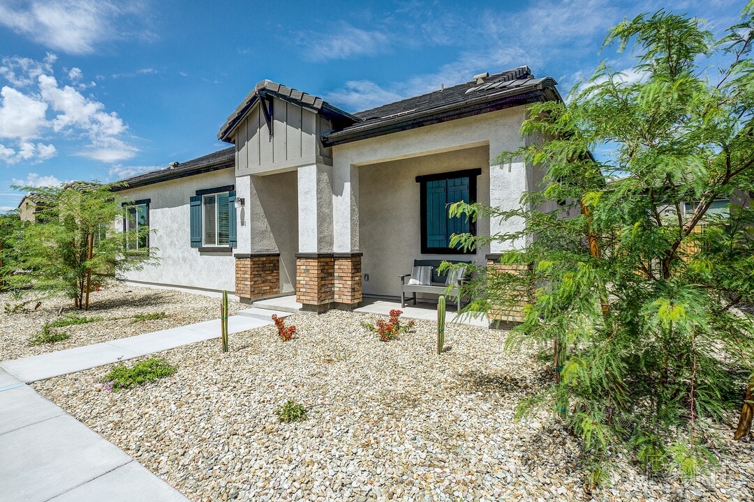 Avilla Vista Norte in Phoenix, AZ - Building Photo