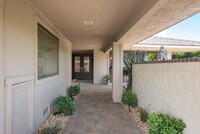 101 Columbia Dr in Rancho Mirage, CA - Foto de edificio - Building Photo