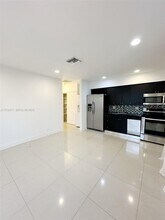 317 Hendricks Isle in Fort Lauderdale, FL - Building Photo - Building Photo