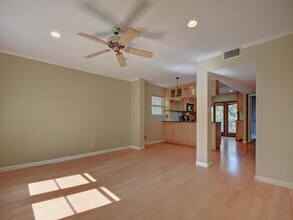 3200 Maywood Ave in Austin, TX - Building Photo - Building Photo