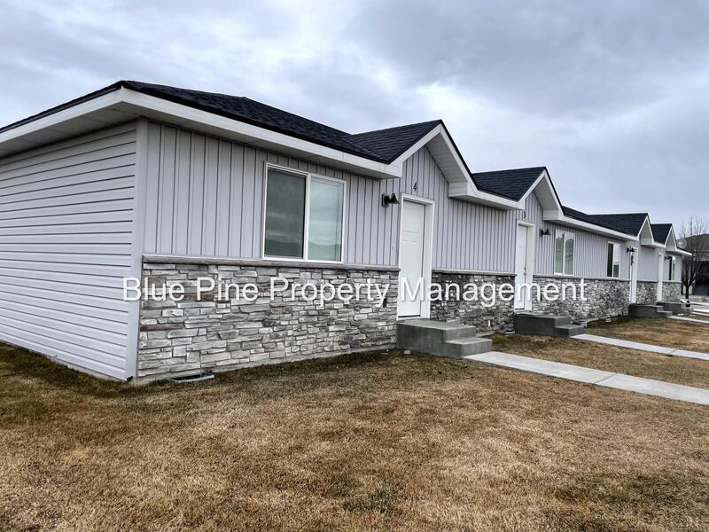 170 Opal Ct in Shelley, ID - Building Photo