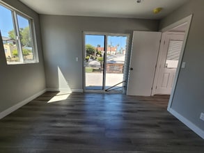 3330 Portola Ave in Los Angeles, CA - Foto de edificio - Building Photo