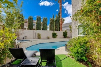 2805 Klondike Ct in Las Vegas, NV - Building Photo - Building Photo