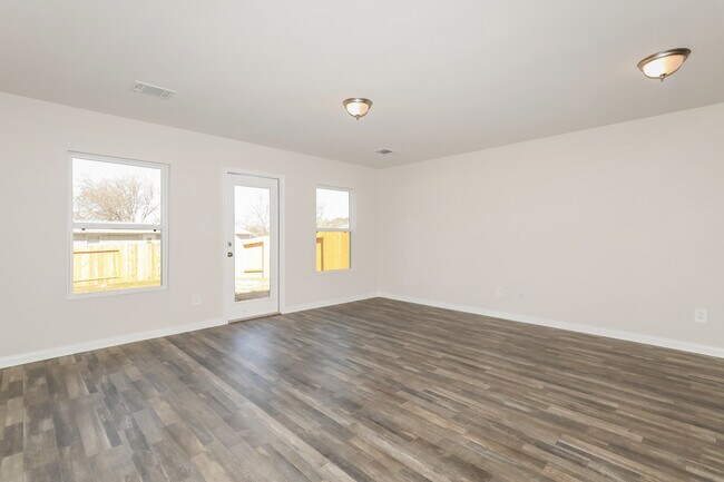 14208 Harlequin Dr in Willis, TX - Foto de edificio - Building Photo