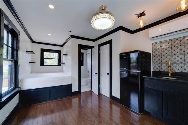 2201 5th Ave-Unit -Studio in Fort Worth, TX - Building Photo - Building Photo