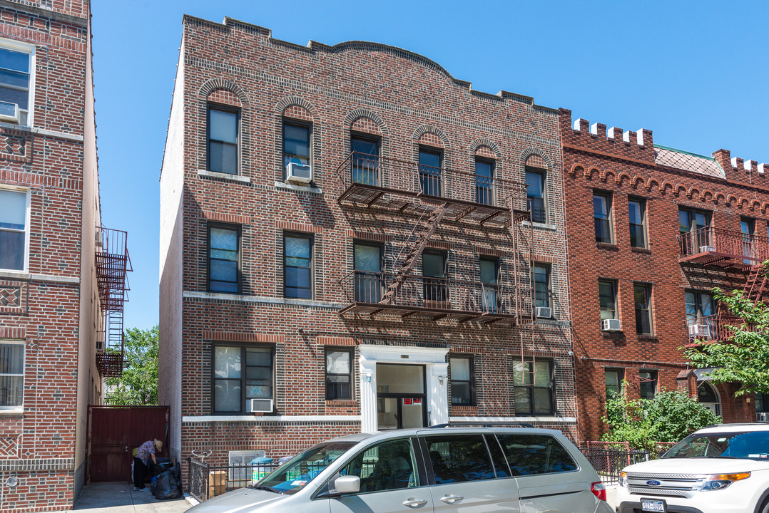 2062 73rd St in Brooklyn, NY - Building Photo