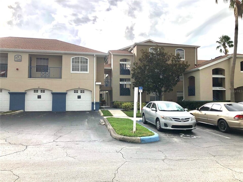 7340 Westpointe Blvd in Orlando, FL - Foto de edificio