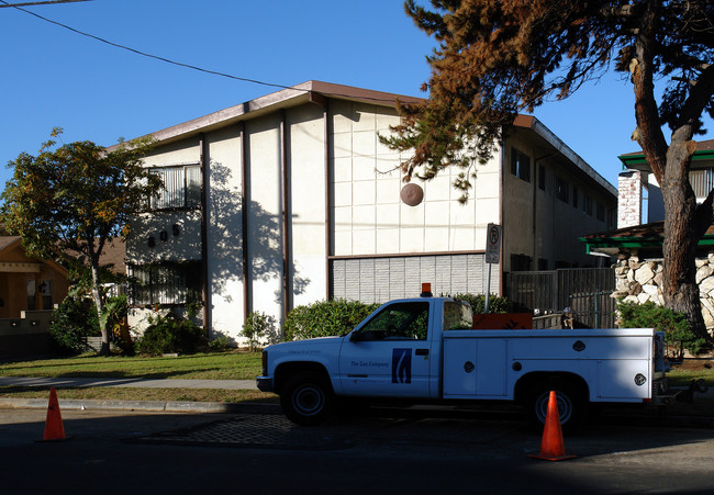 605 S Grevillea Ave in Inglewood, CA - Building Photo - Building Photo