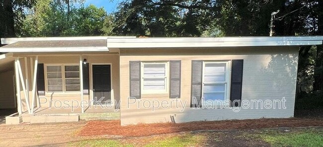 property at 905 Wright Dr