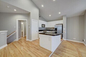 9805 Riddlelink Ln in Houston, TX - Building Photo - Building Photo