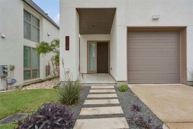 2510 Sutherland St in Austin, TX - Building Photo - Building Photo