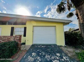 215 Venetian Way in Port Orange, FL - Building Photo - Building Photo