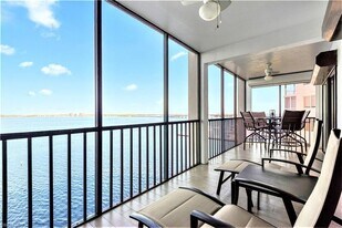 1901 Clifford St in Ft. Myers, FL - Building Photo