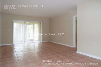 706 SE 13th Ct, Unit B in Cape Coral, FL - Building Photo - Building Photo