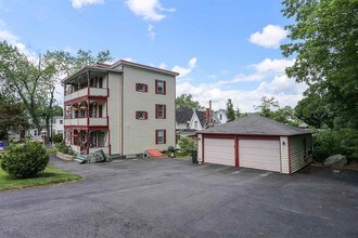 715 Belmont St-Unit -2 in Manchester, NH - Foto de edificio - Building Photo