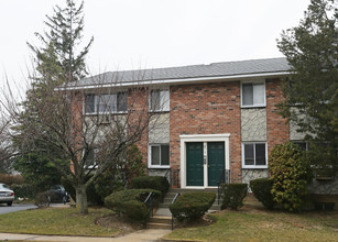 2-8 S Marion Pl in Rockville Centre, NY - Building Photo - Building Photo