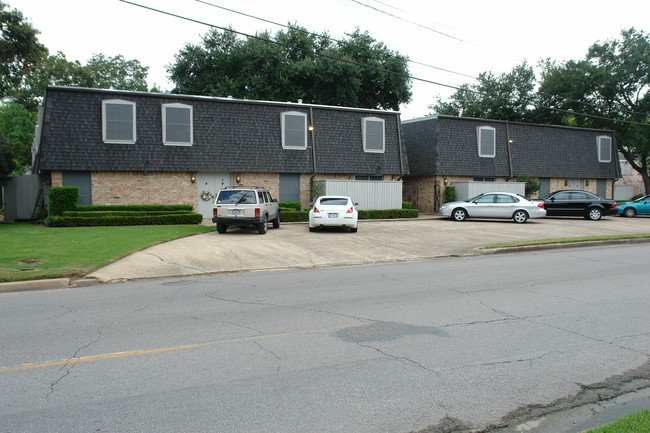 Chateau 1000 in Beaumont, TX - Building Photo - Building Photo