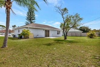 2502 SE Caladium Ct in Port St. Lucie, FL - Building Photo - Building Photo