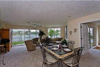 2623 Emerald Lake Ct, Unit 2623 in Kissimmee, FL - Foto de edificio - Building Photo