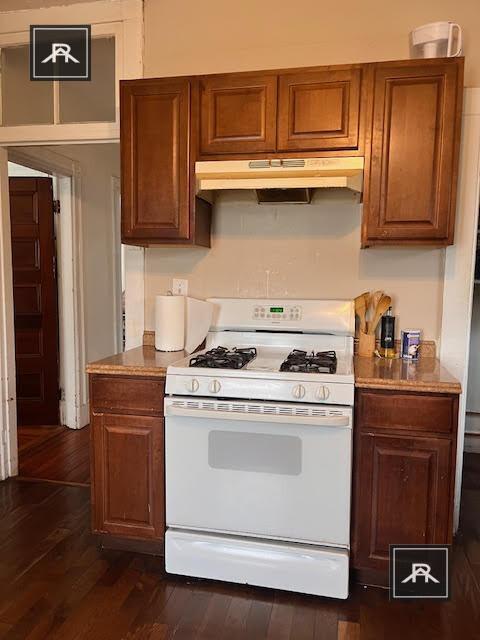 property at 77 Walnut St