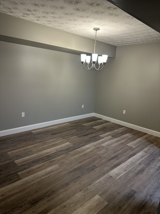 795 Cedar Creek Rd, Unit 3 in Pikeville, KY - Foto de edificio - Building Photo