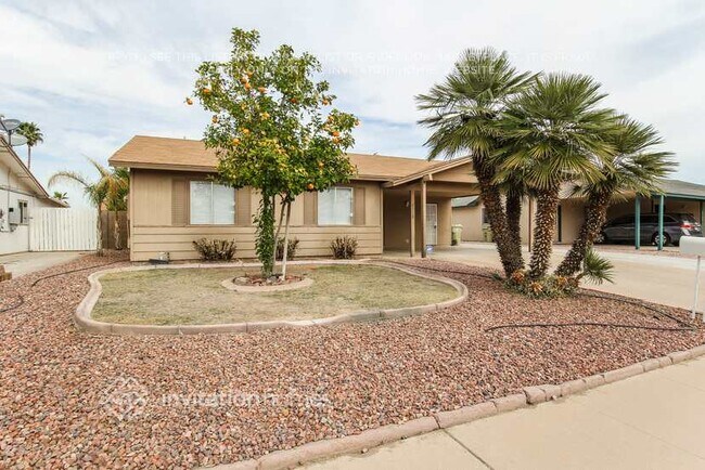 6110 W Tierra Buena Ln, Unit 1 in Glendale, AZ - Building Photo - Building Photo