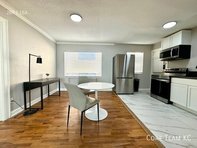 property at 4511 Roanoke Pkwy