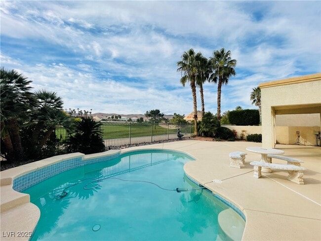 property at 231 Cliff Valley Dr