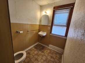 1575 Coit Ave NE in Grand Rapids, MI - Building Photo - Building Photo